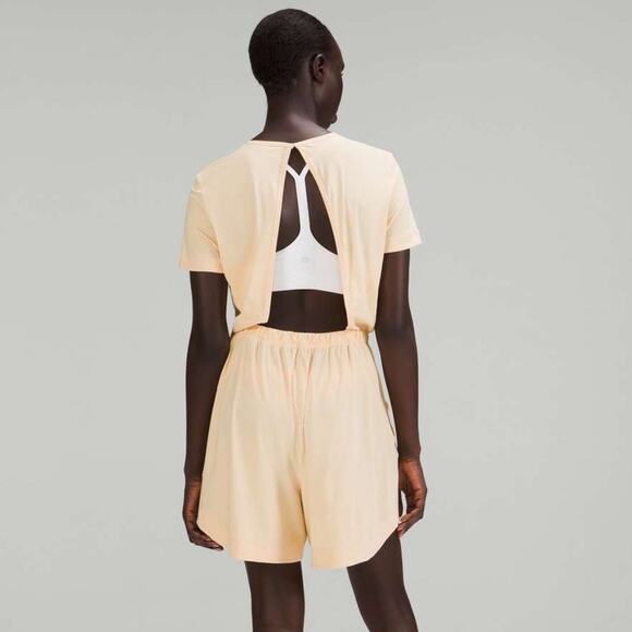 Lululemon Lightweight High-Neck Romper Prosecco cut out back  Size 6 NWT - Picture 2 of 9